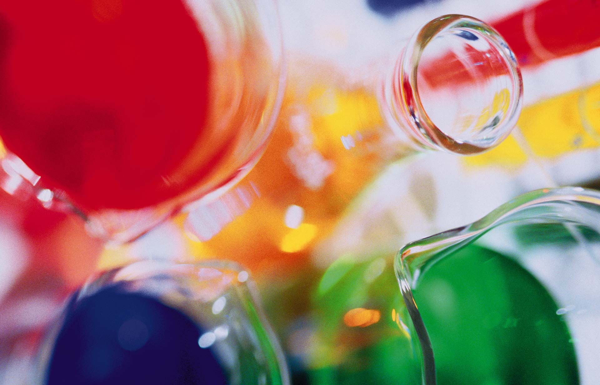 laboratory-beakers-with-colorful-liquid-1928526